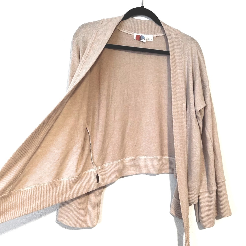 FREE PEOPLE BEACH WRAP ME UP LIGHTWEIGHT SOFT BELL SLEEVE TOP SIZE SMALL - Picture 7 of 9